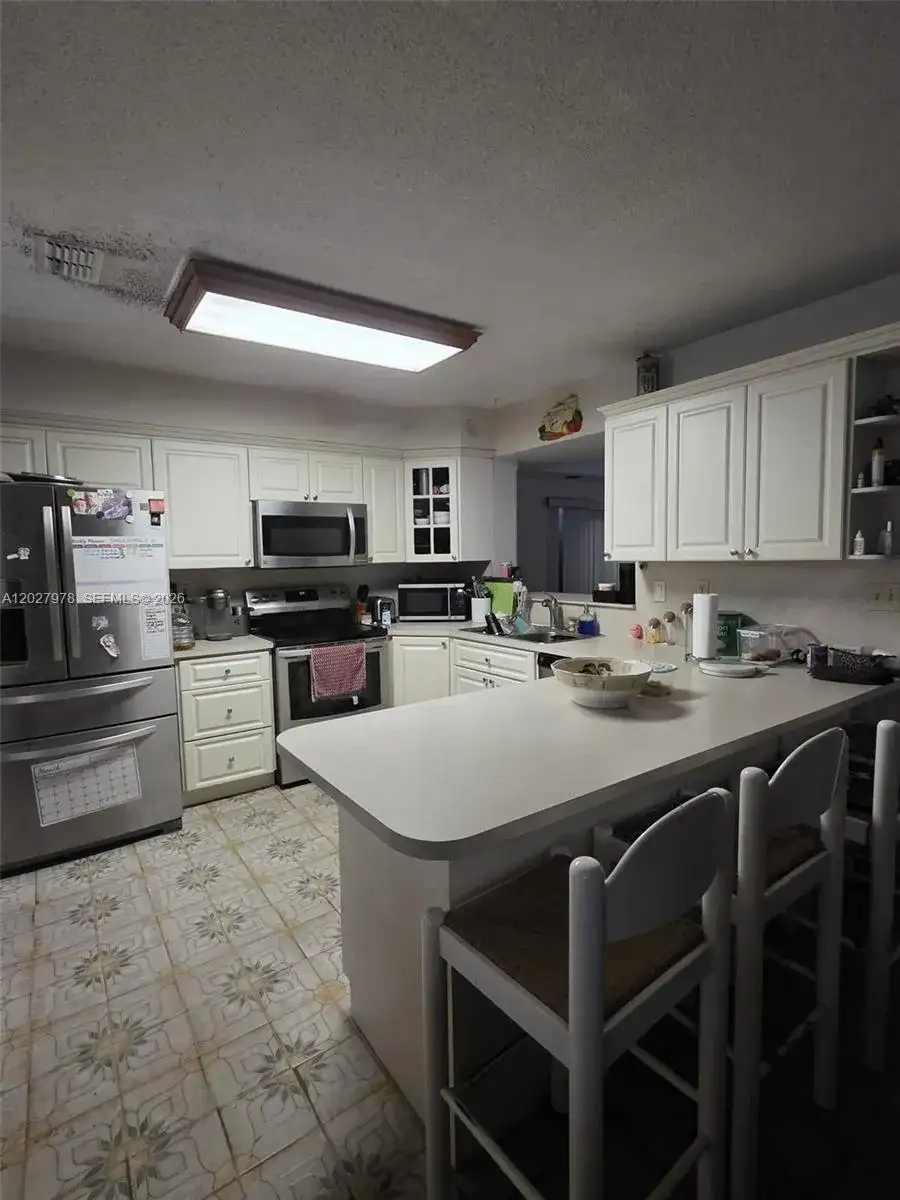 16825 NW 74th Ave, Hialeah FL 33015 photo 3