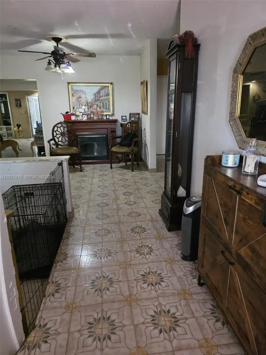 16825 NW 74th Ave, Hialeah FL 33015 photo 4