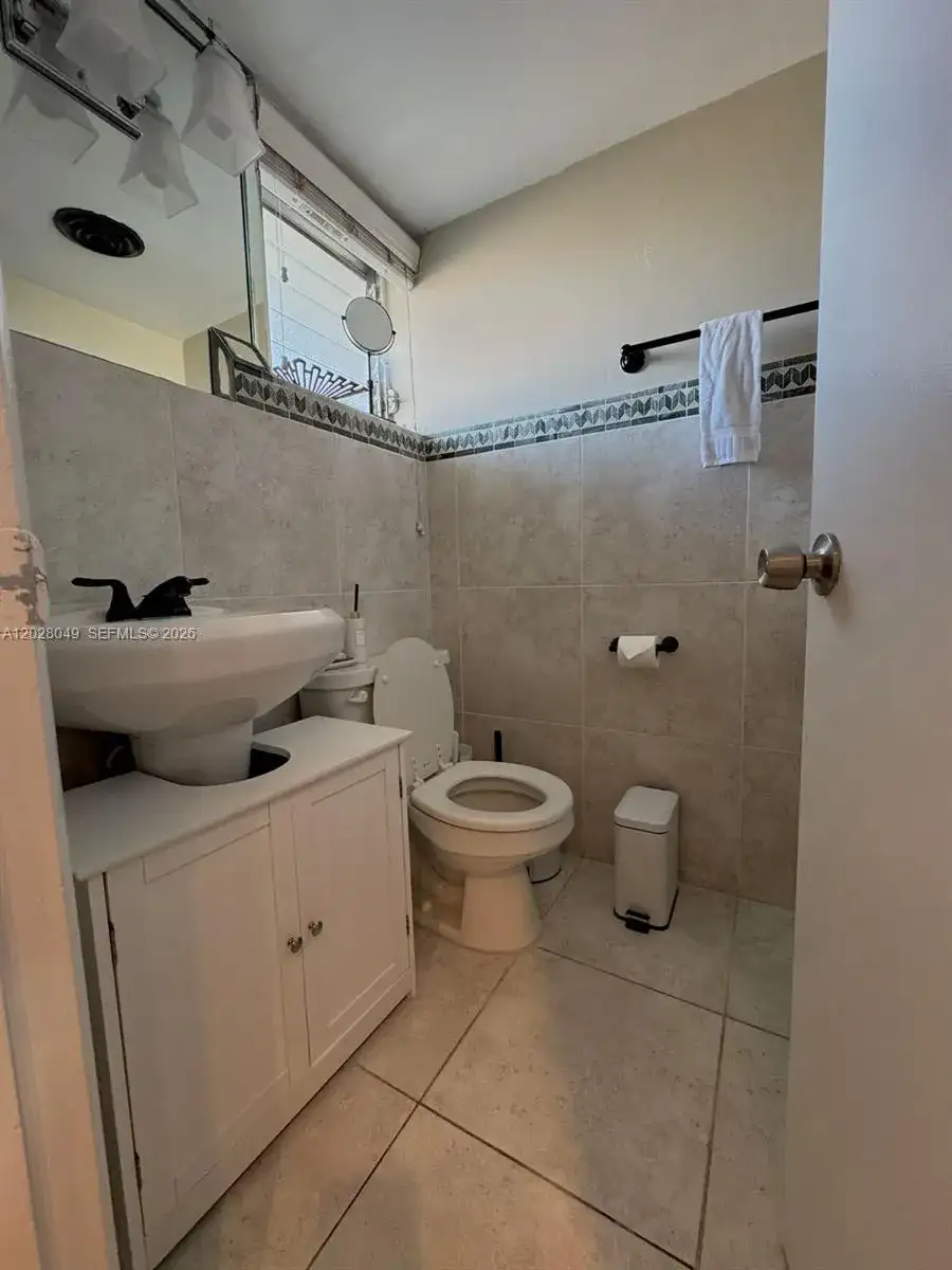 1530 NE 191st St # 241, Miami FL 33179 photo 4