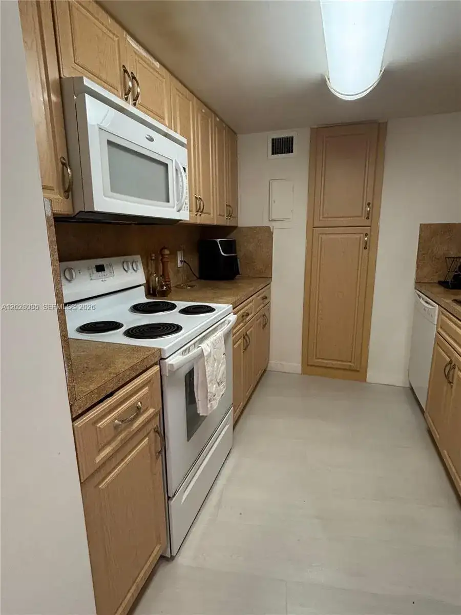 900 Bay Dr # 811, Miami Beach FL 33141 photo 4