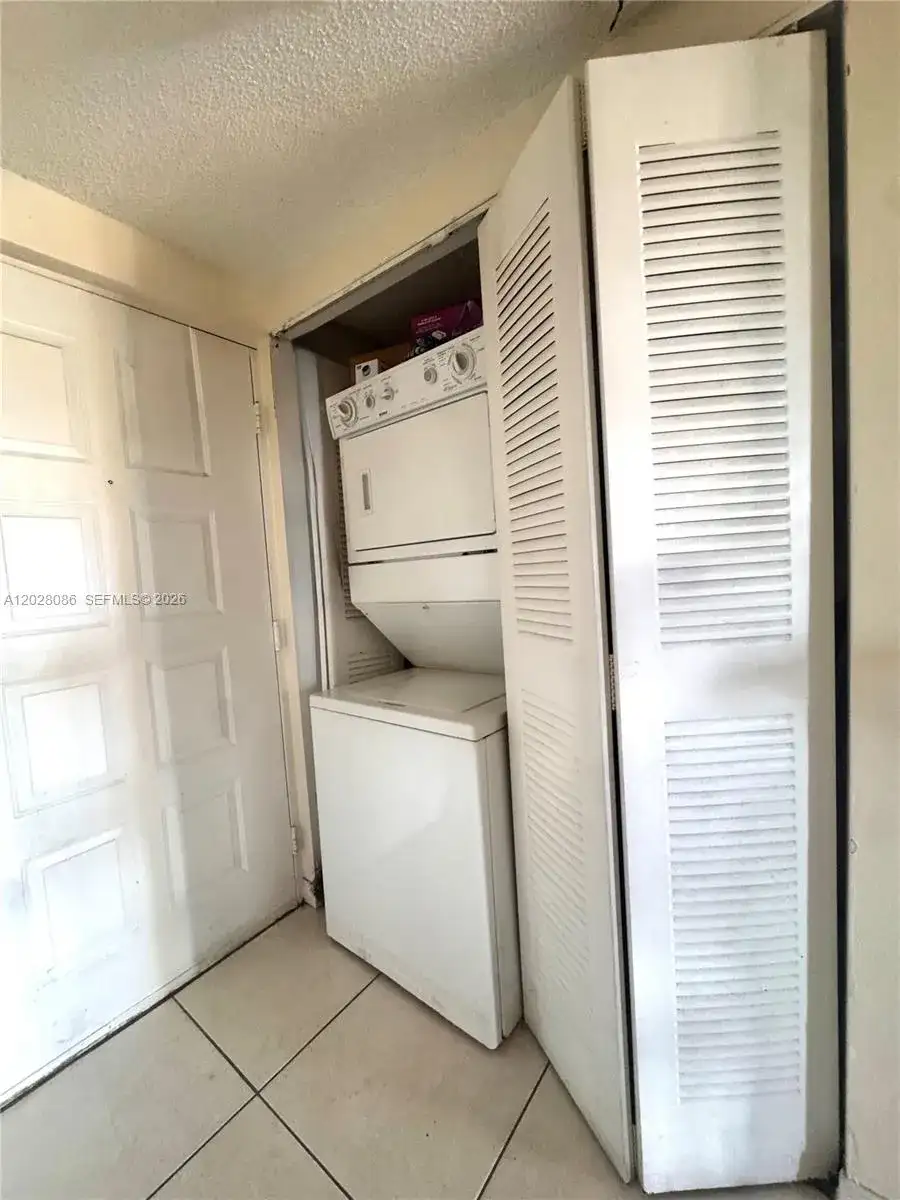 8290 Lake Dr # 506, Doral FL 33166 photo 2
