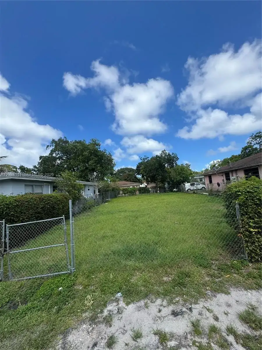 6335 NW 1st Ct, Miami FL 33150 photo 3