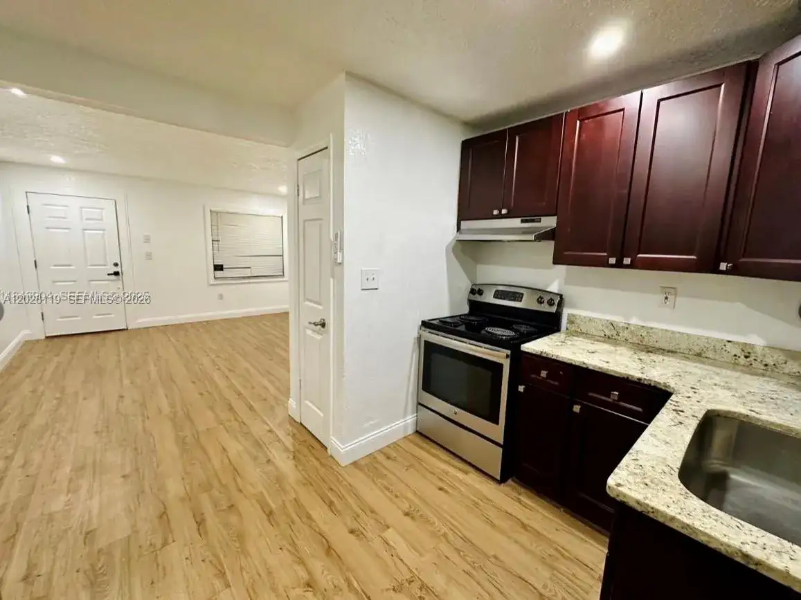 813 W Jefferson ST # 5, Orlando FL 32805 photo 2