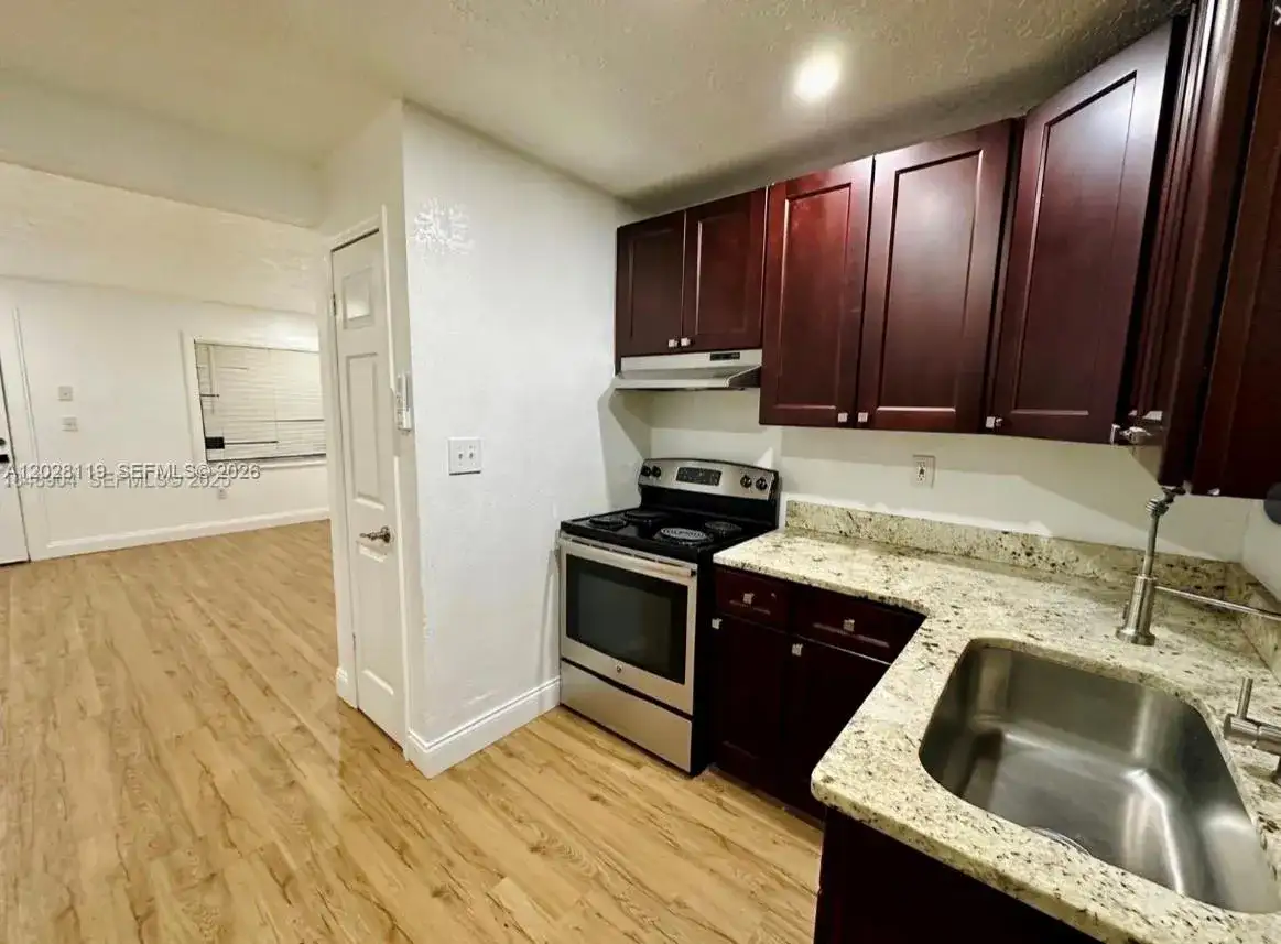 813 W Jefferson ST # 5, Orlando FL 32805 photo 3