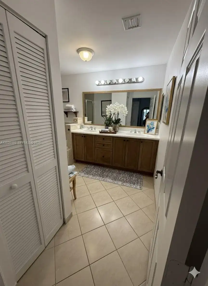 8390 SW 72nd Ave # 519, Miami FL 33143 photo 3