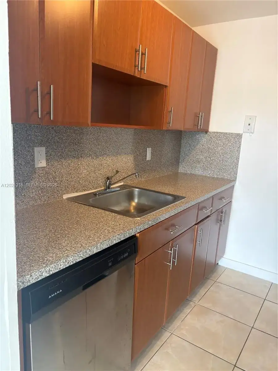 2000 NE 135th St # 208, North Miami FL 33181 photo 2