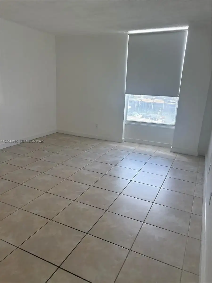 2000 NE 135th St # 208, North Miami FL 33181 photo 4