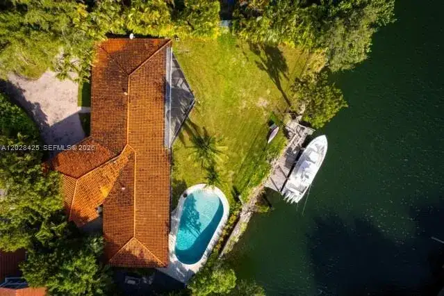 230 Edgewater Dr, Coral Gables FL 33133 photo 2