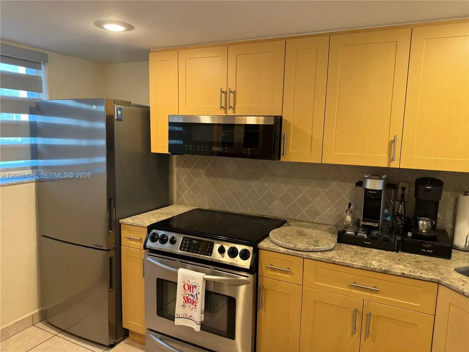 7033 NW 169th St, Hialeah FL 33015 photo 2