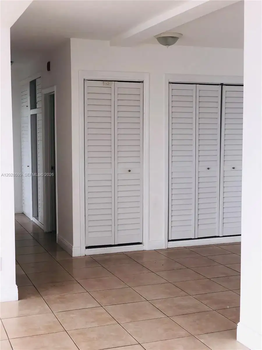 1430 Brickell Bay Dr # 5, Miami FL 33131 photo 5