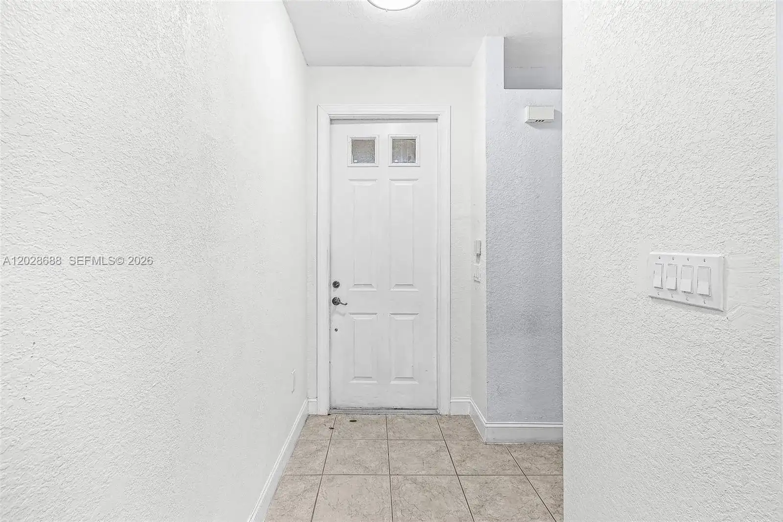 7542 Bristol Cir, Naples FL 34120 photo 3