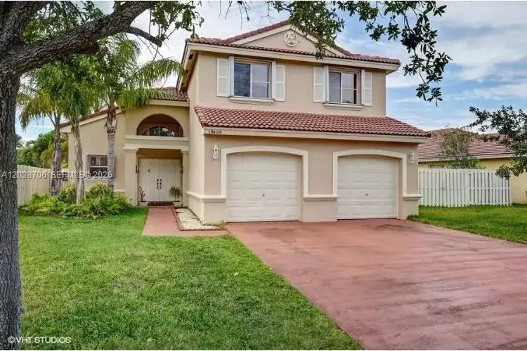 19409 NW 24th Pl, Pembroke Pines FL 33029 photo 3