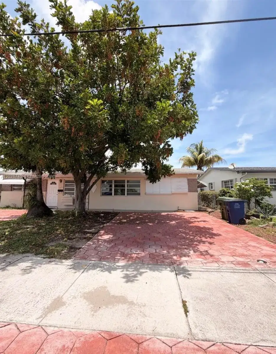 1077 SW 2nd St # 2, Hallandale Beach FL 33009 photo 2