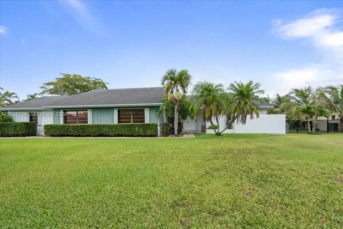 1571 NW 20th St, Homestead FL 33030 photo 3