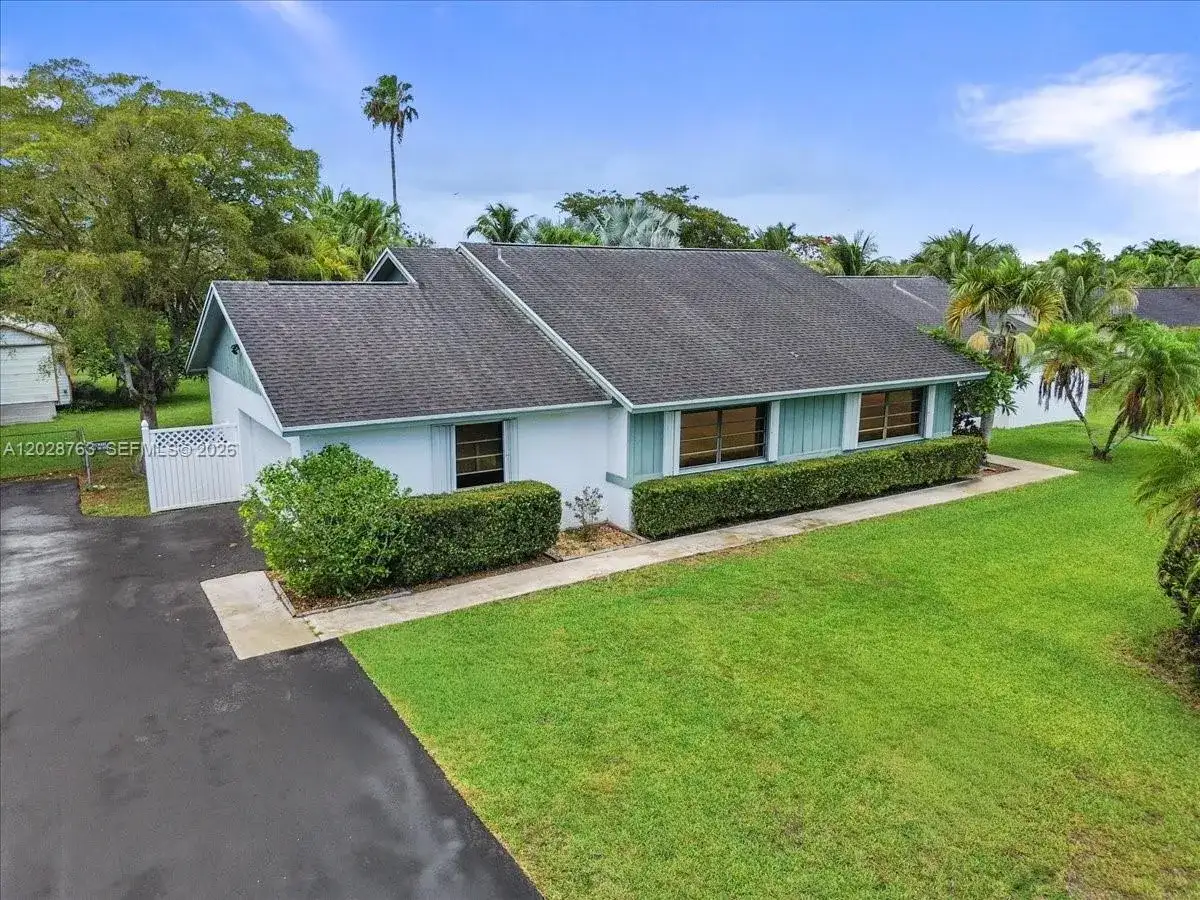 1571 NW 20th St, Homestead FL 33030 photo 4