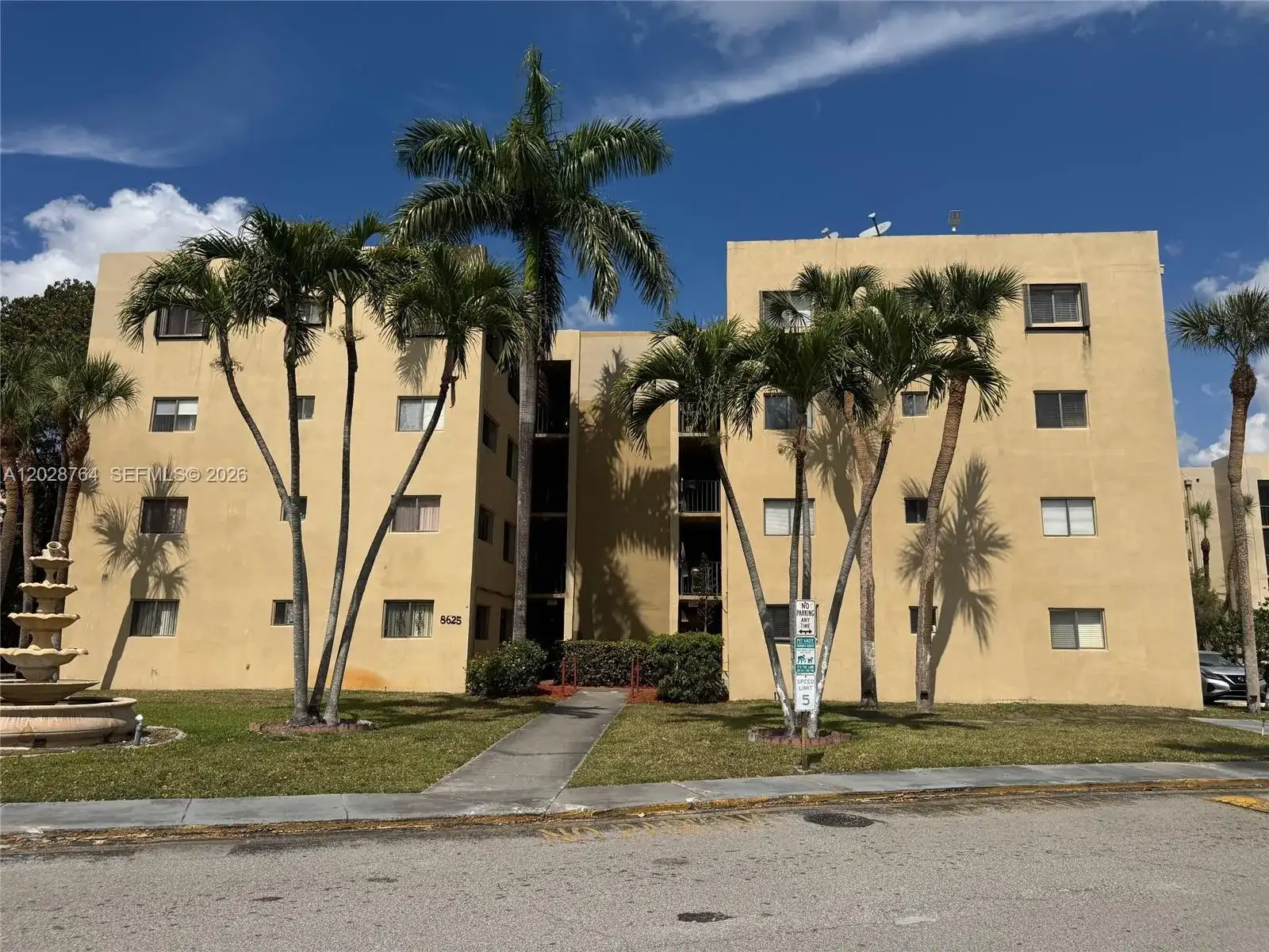 8625 NW 8th St # 402, Miami FL 33126 photo 2