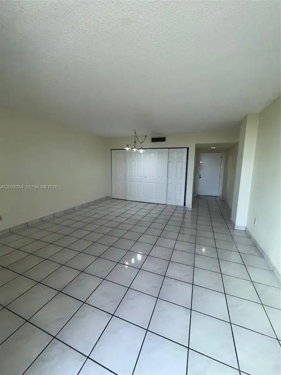 8625 NW 8th St # 402, Miami FL 33126 photo 5