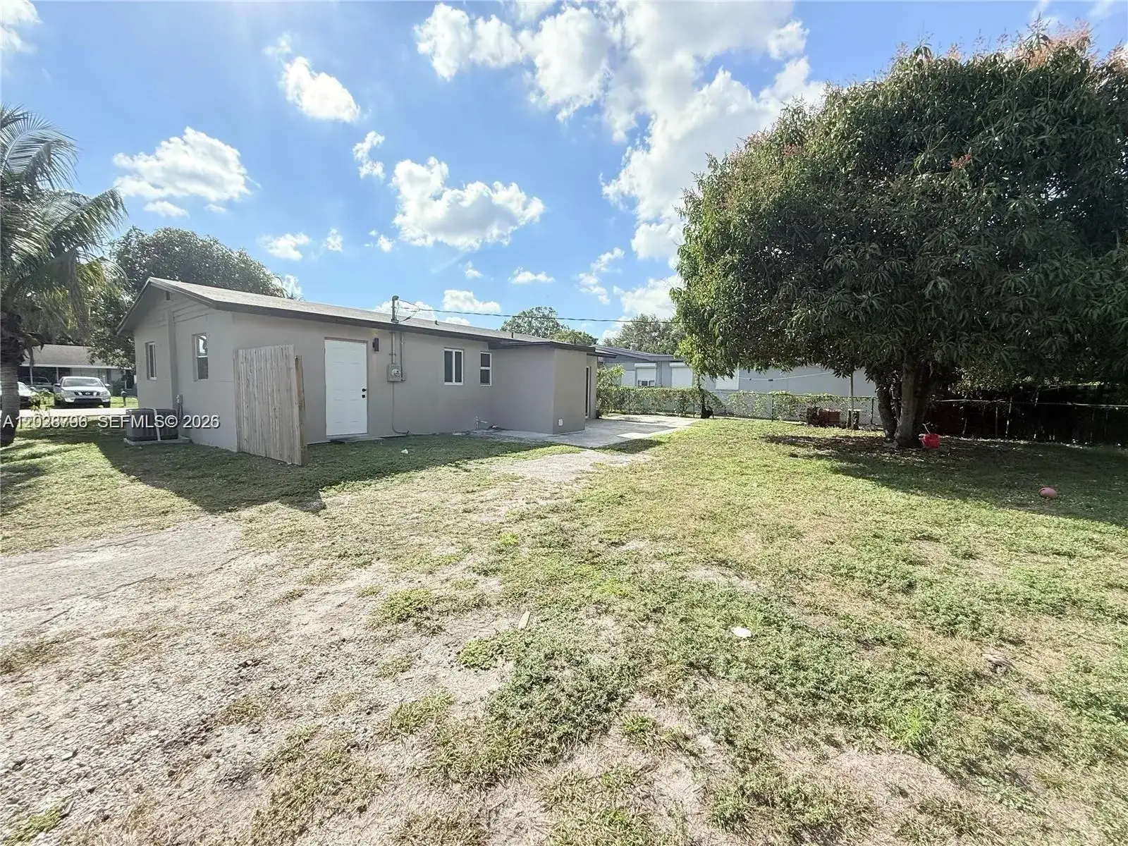 7821 NW 30th St, Davie FL 33024 photo 2