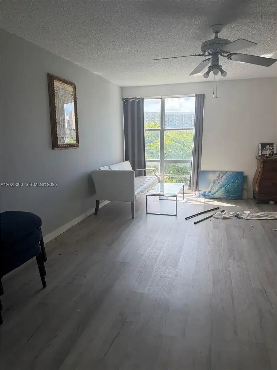 200 177th Dr # 419, Sunny Isles Beach FL 33160 photo 3