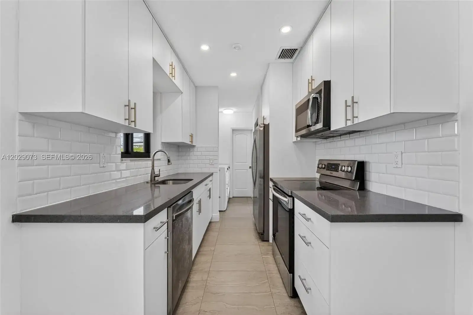 680 W 50th Pl, Hialeah FL 33012 photo 3