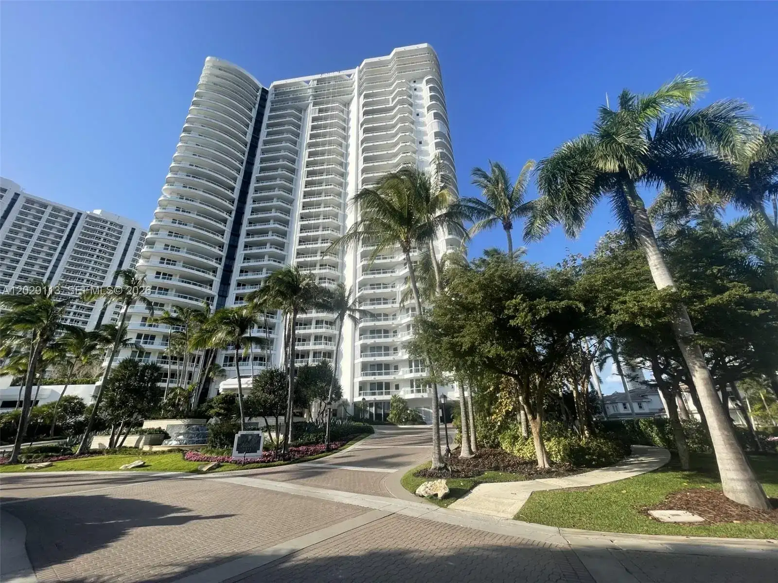 21050 NE 38th Ave # 305, Aventura FL 33180 photo 2