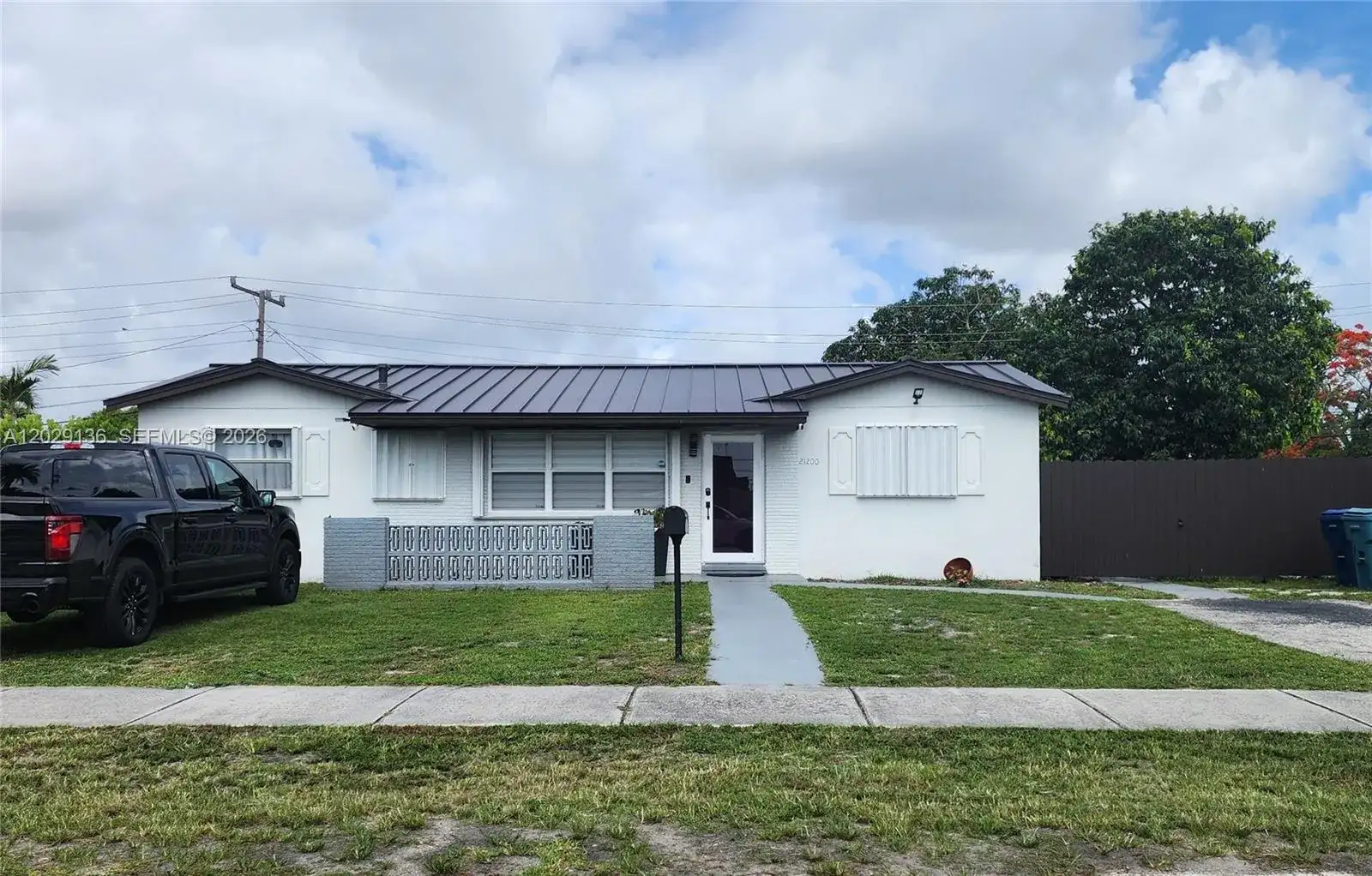 21200 NW 29th Ave, Miami Gardens FL 33056 photo 2
