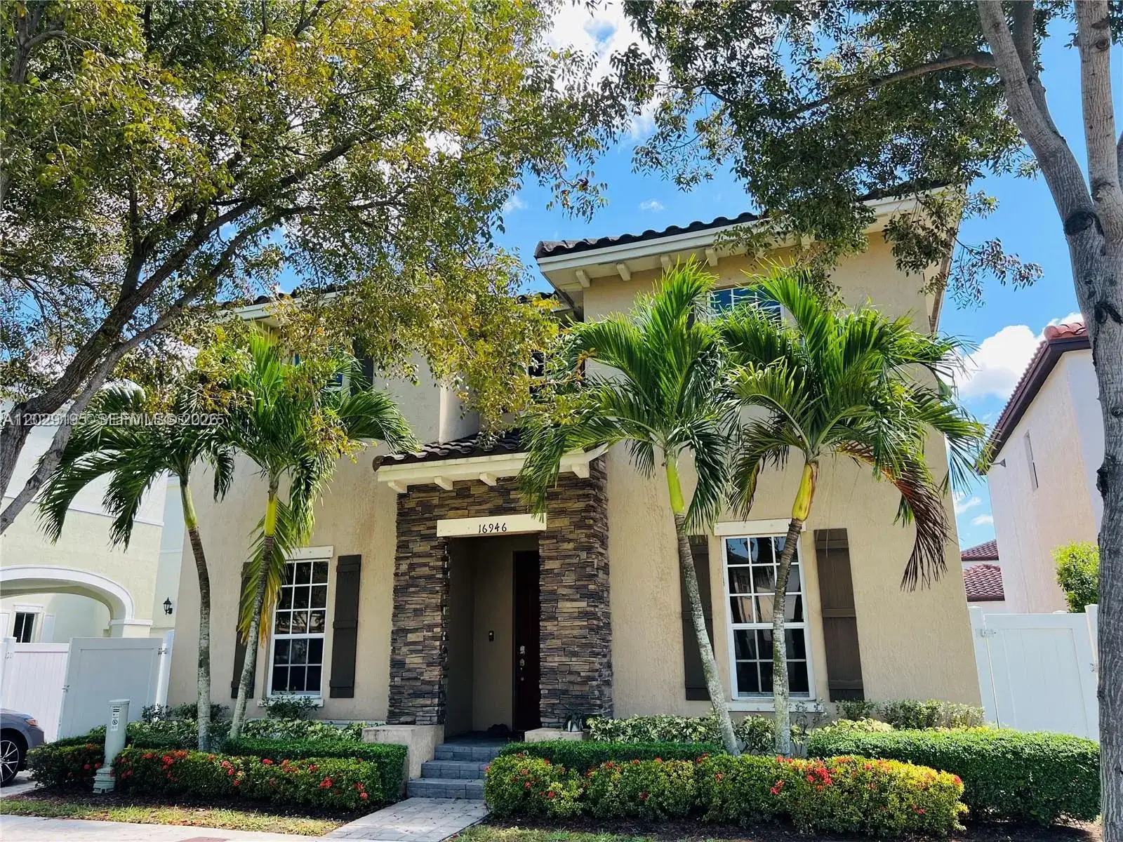 16946 SW 90th Terrace Circle, Miami FL 33196 photo 3
