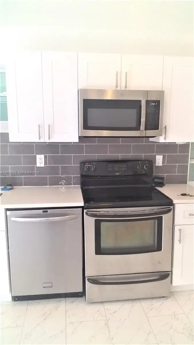 710 52nd St, West Palm Beach FL 33407 photo 2