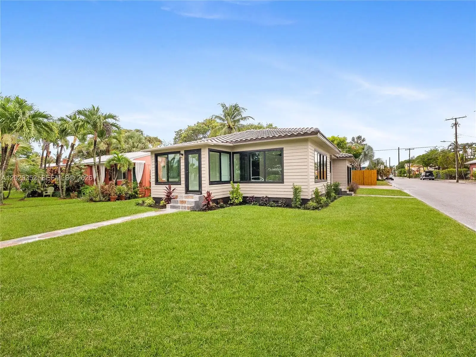 801 S Palmway, Lake Worth FL 33460 photo 4