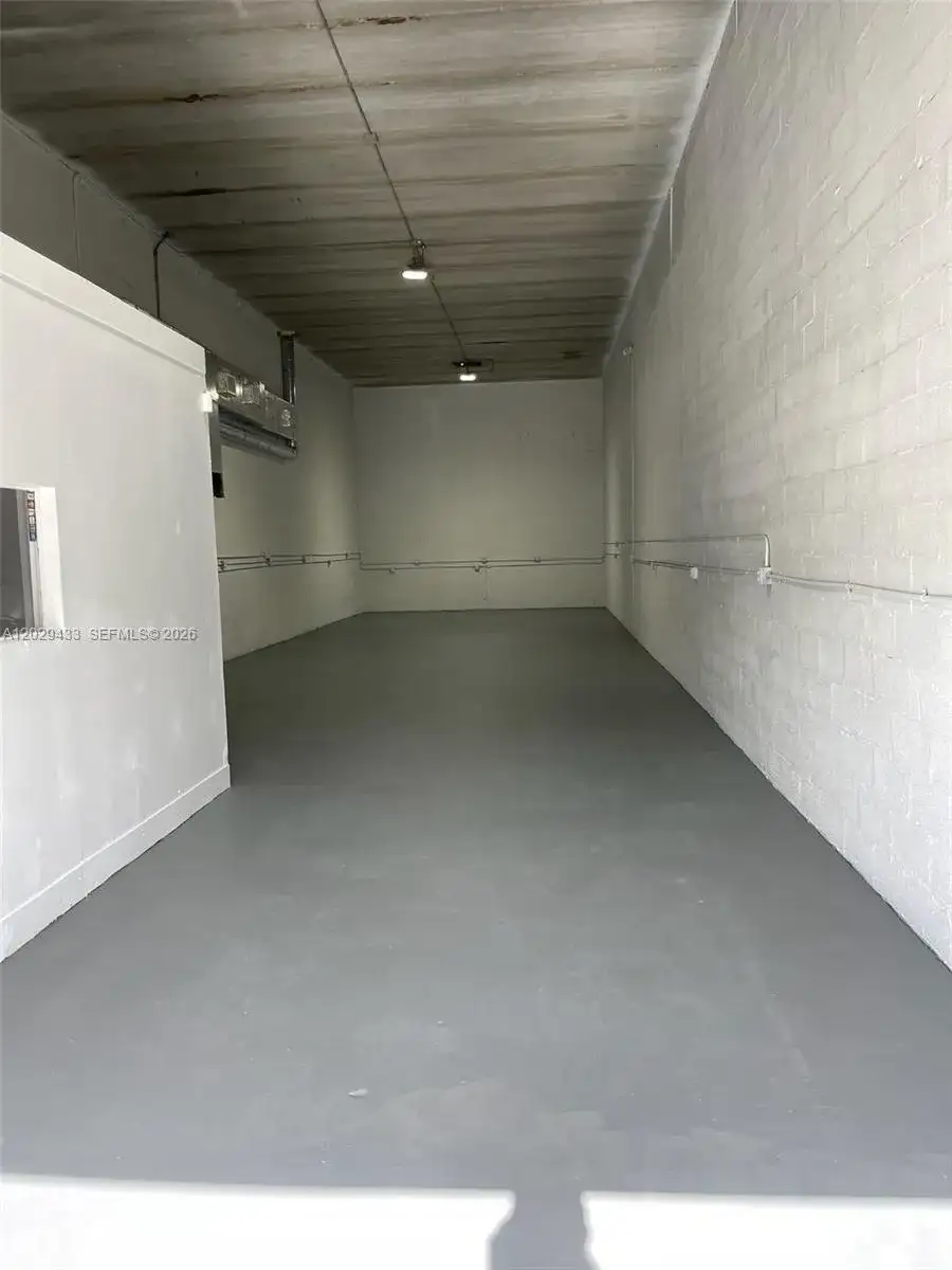 7758 NW 64th St, Miami FL 33166 photo 3