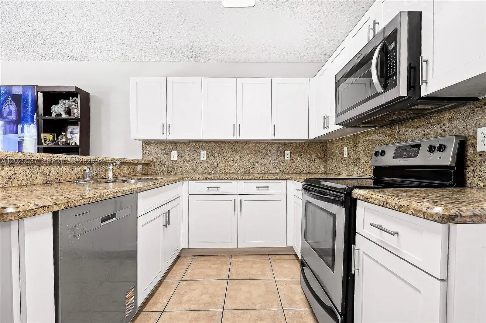 6124 NW 40th St, Coral Springs FL 33067 photo 4