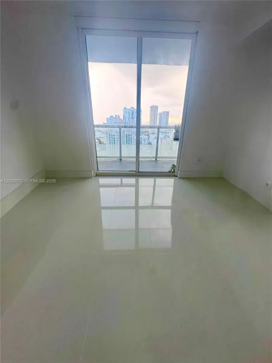 50 Biscayne Blvd # 2707, Miami FL 33132 photo 5