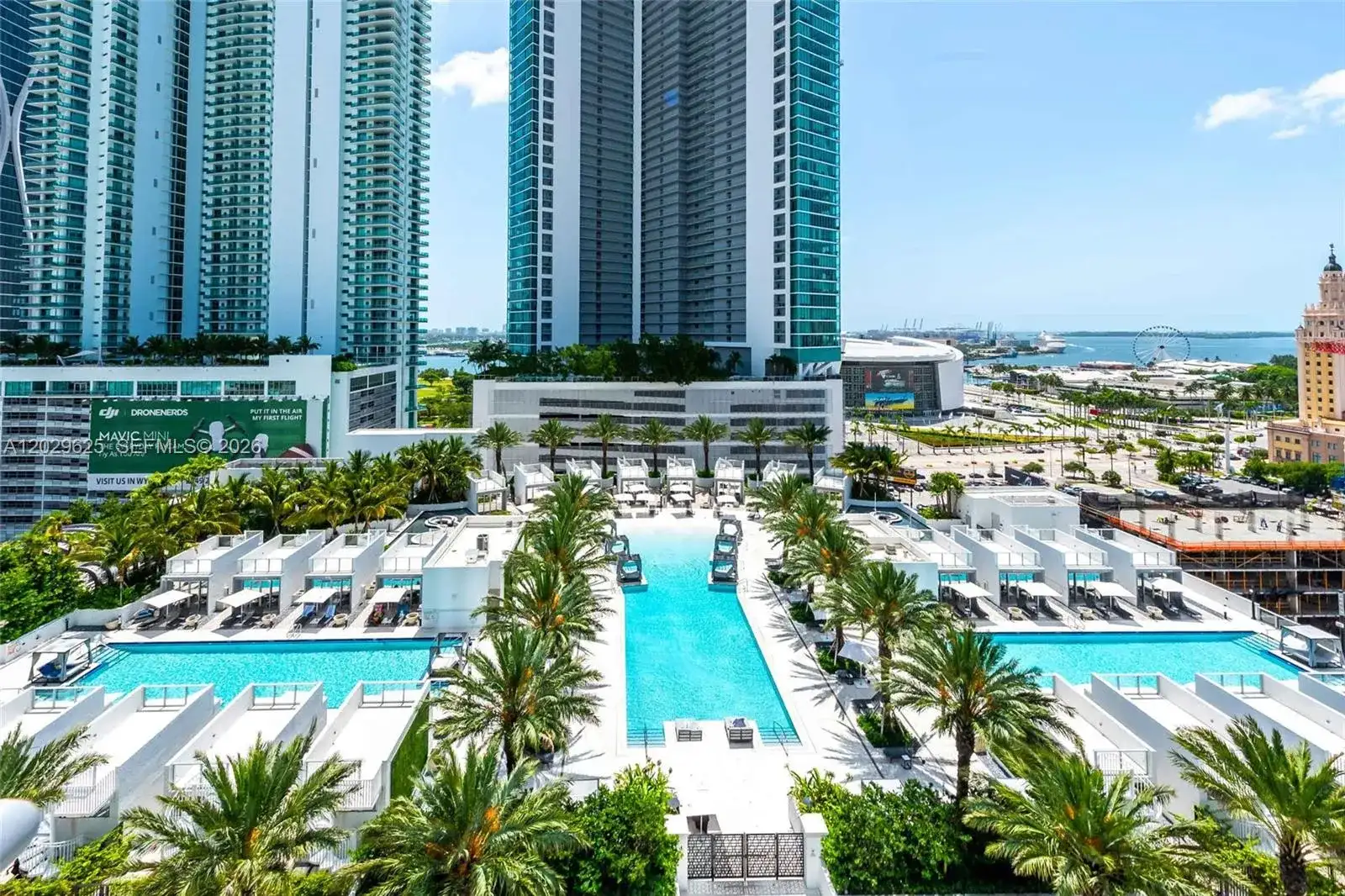 851 NE 1st Ave # 1705, Miami FL 33132 photo 2