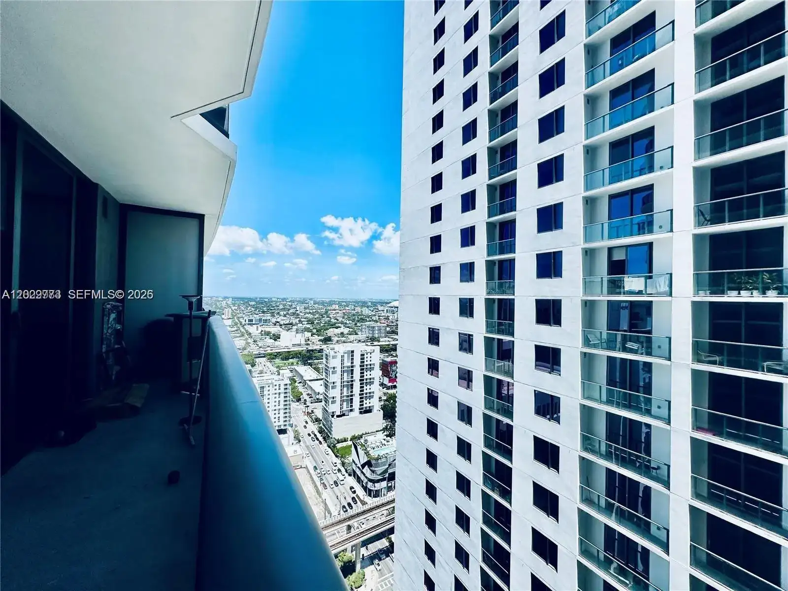 55 SW 9th St # 3409, Miami FL 33130 photo 3