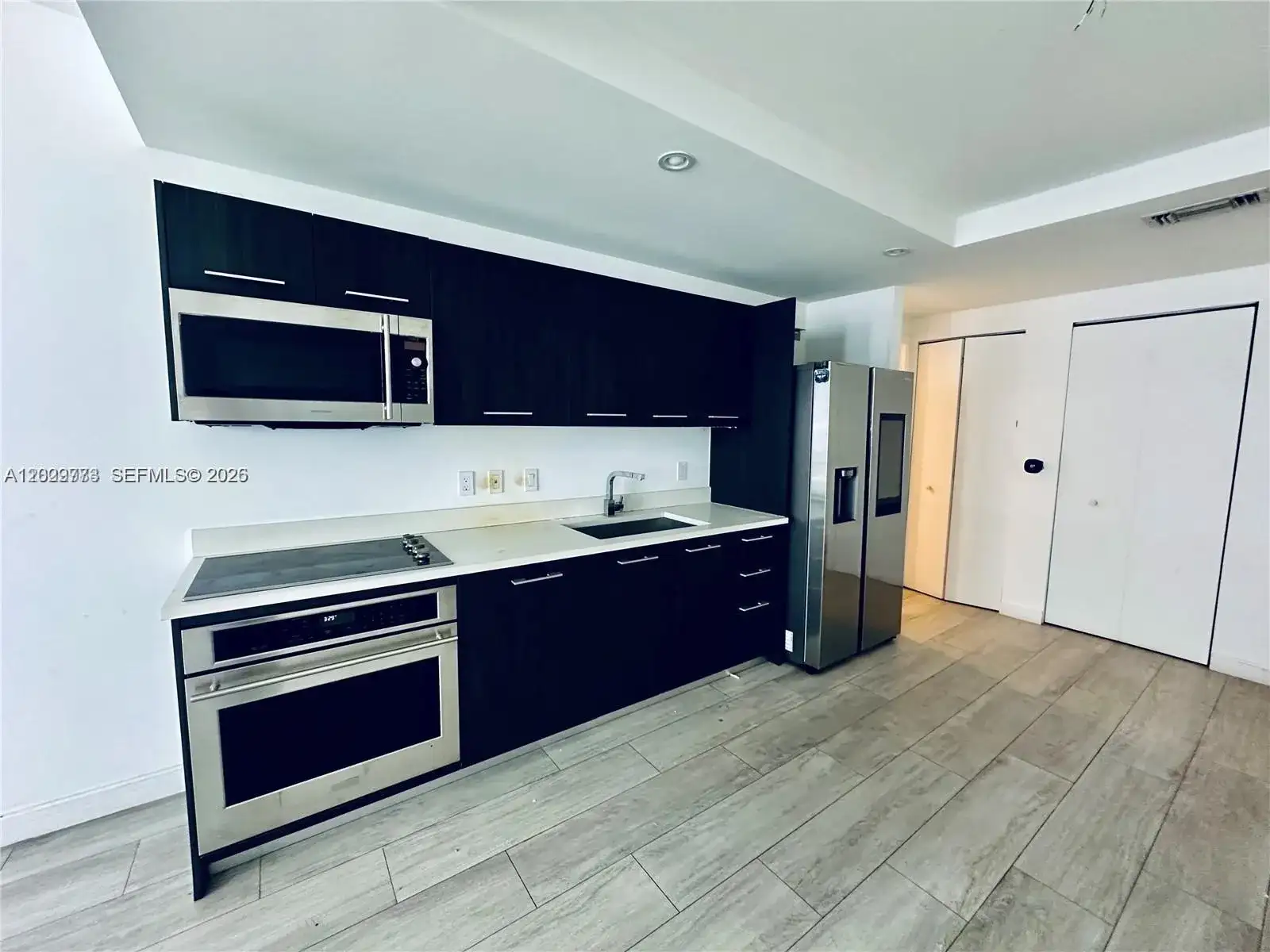 55 SW 9th St # 3409, Miami FL 33130 photo 4