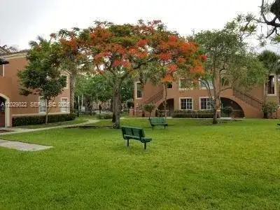 7980 N Nob Hill Rd # 207, Tamarac FL 33321 photo 5