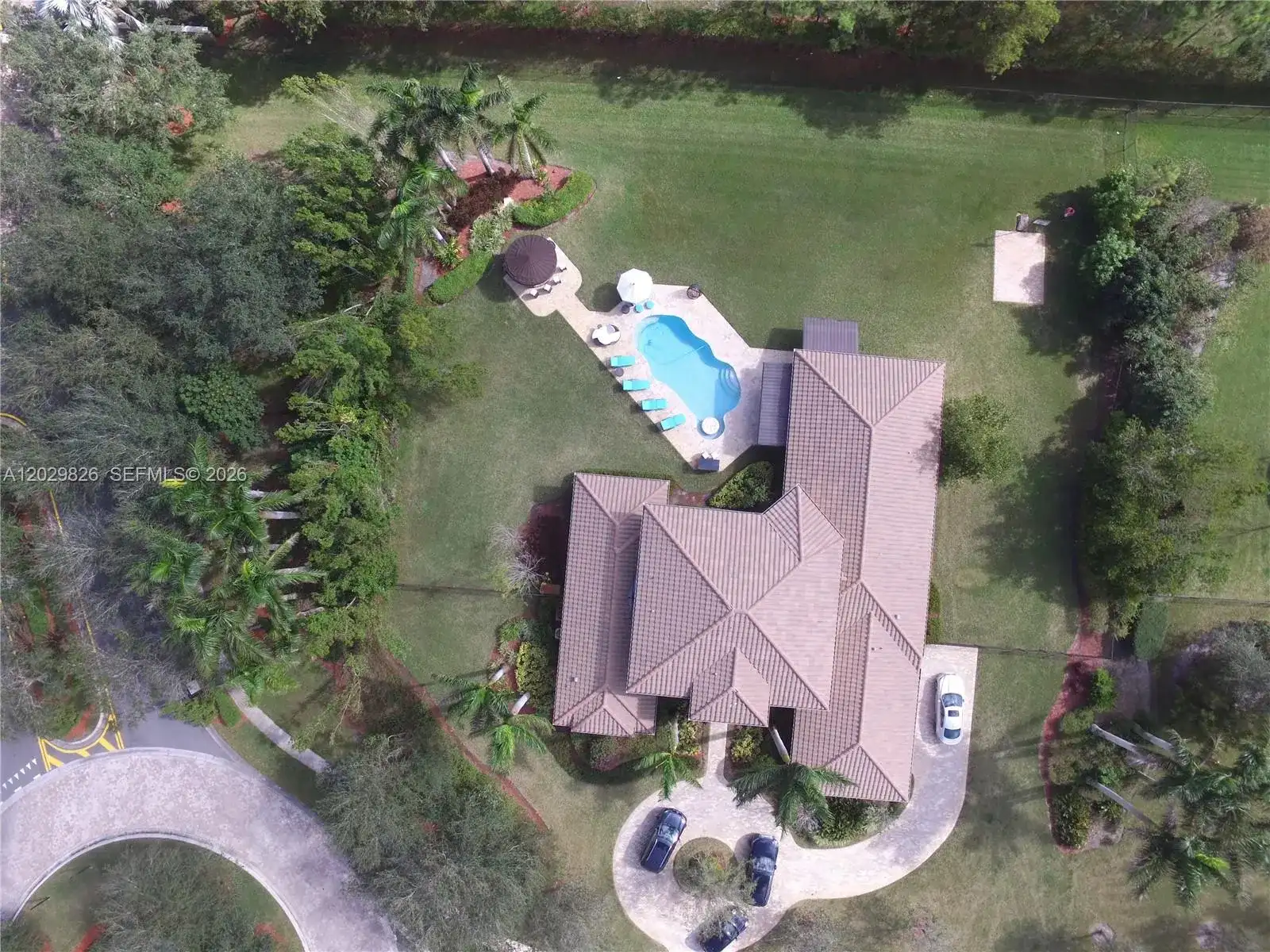 2750 E Jockey Cir E, Davie FL 33330 photo 2