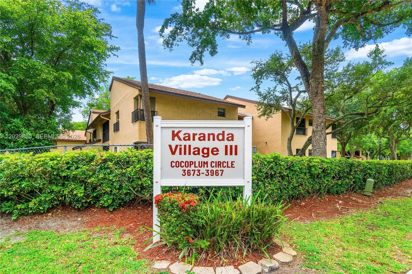 3953 Cocoplum Cir, Coconut Creek FL 33063 photo 3