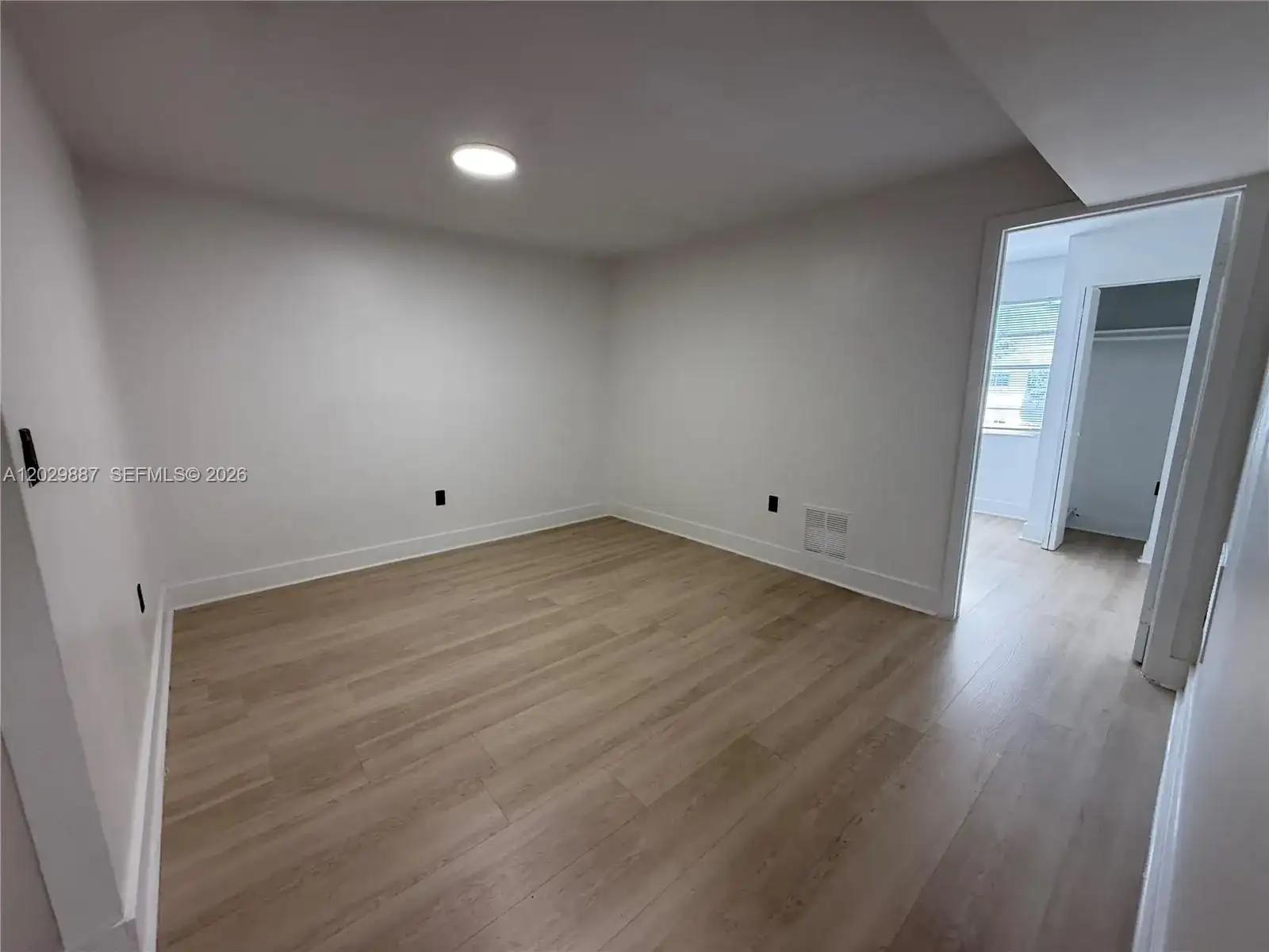 12215 W Dixie Hwy # 304, North Miami FL 33161 photo 4