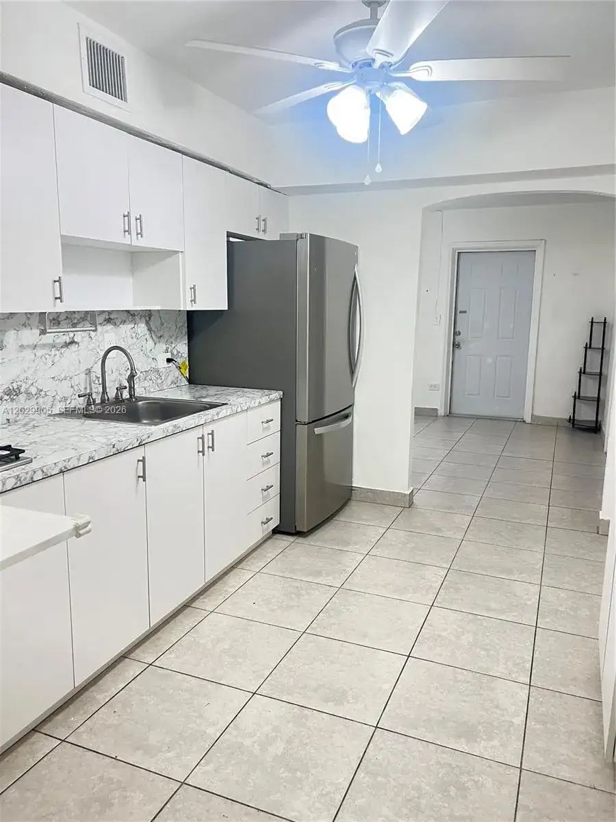 1401 E 8th Ave, Hialeah FL 33010 photo 4