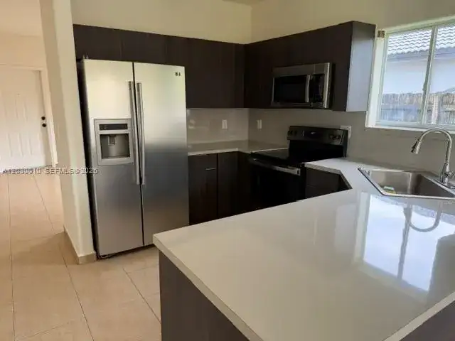 706 SE 14th Ave, Homestead FL 33033 photo 3