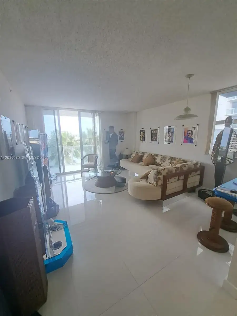 5085 NW 7th St # 602, Miami FL 33126 photo 4