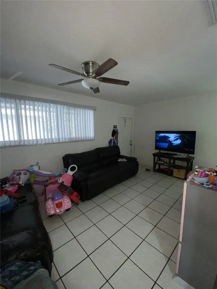 7361 NW 35th St # 4, Davie FL 33024 photo 3