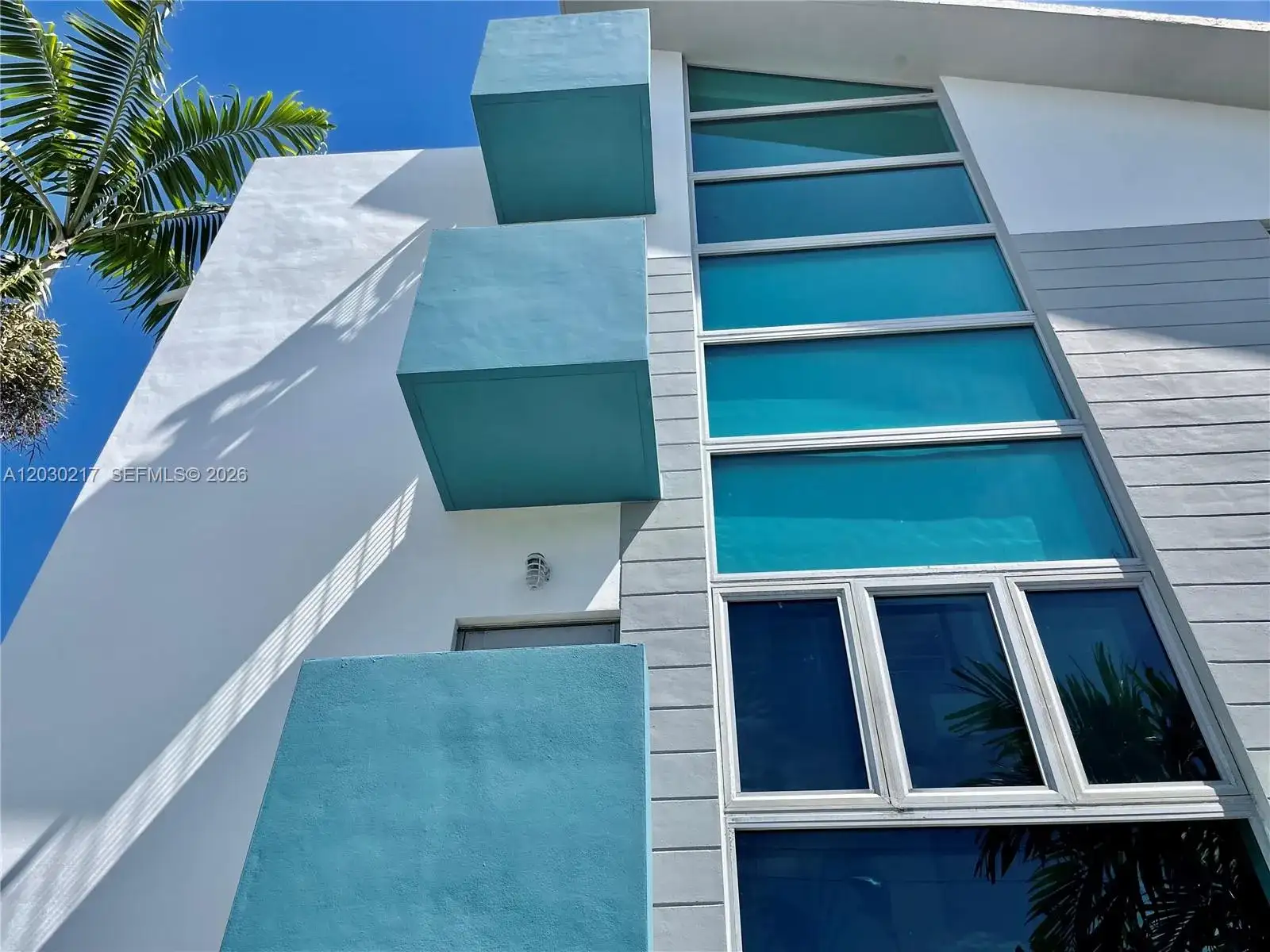 734 Michigan Ave, Miami Beach FL 33139 photo 2