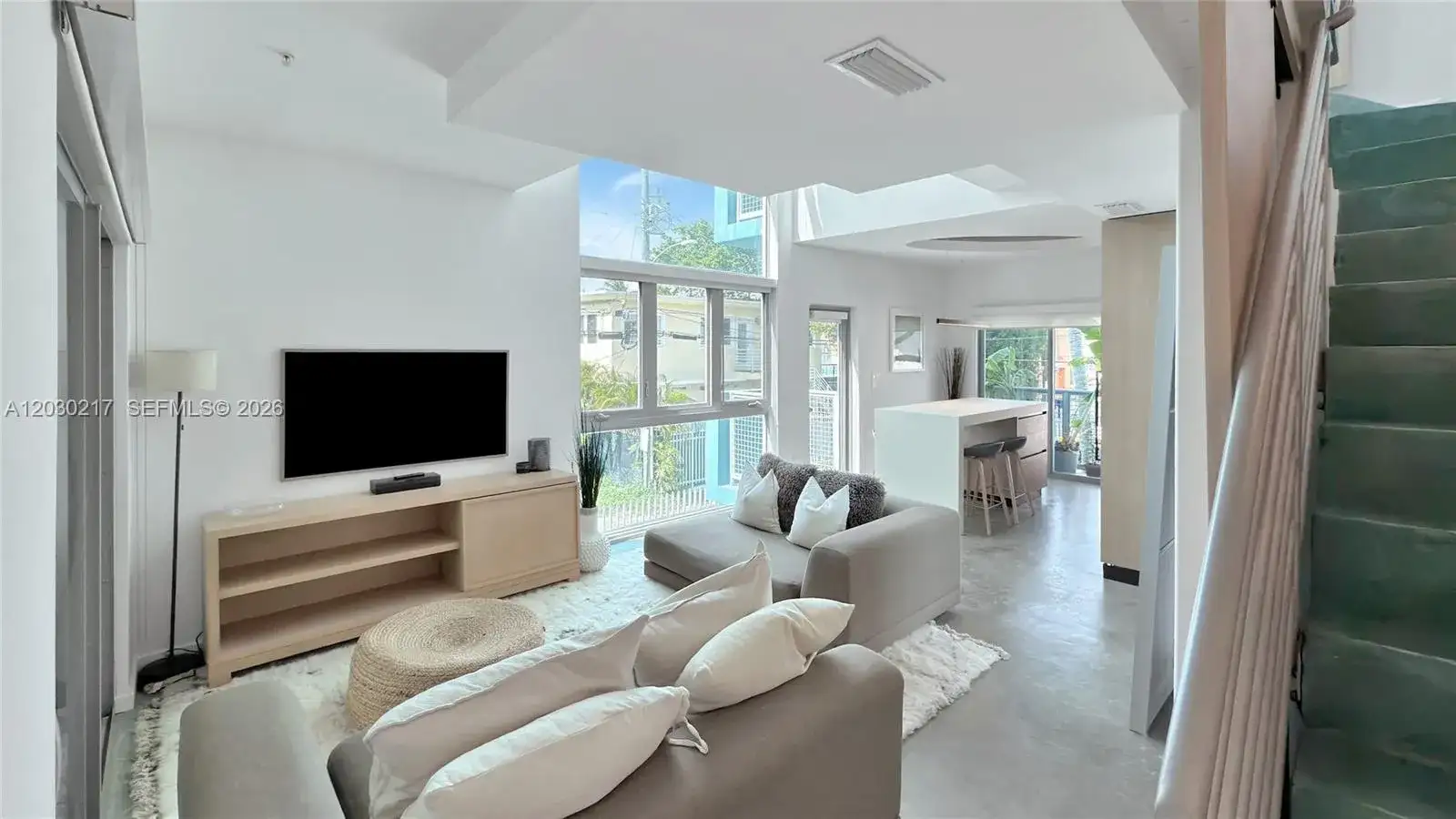 734 Michigan Ave, Miami Beach FL 33139 photo 4