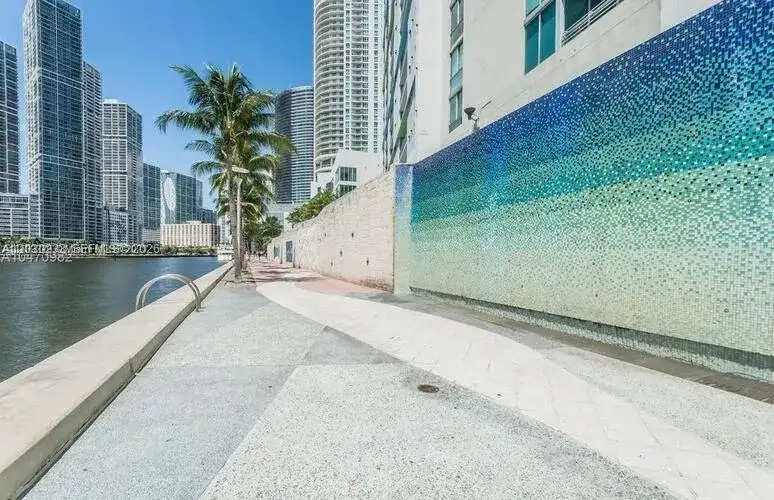 335 S BISCAYNE BLVD # 2908, Miami FL 33131 photo 4