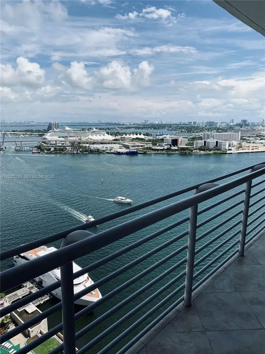 335 S BISCAYNE BLVD # 2908, Miami FL 33131 photo 5