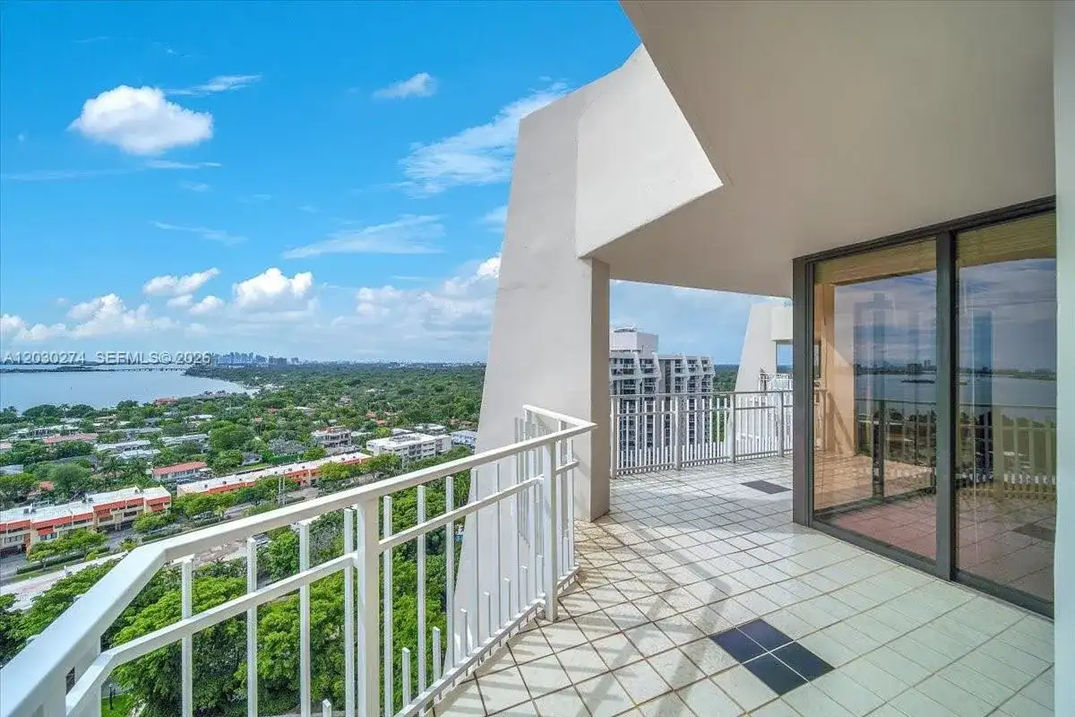 1000 Quayside Ter # 10, Miami FL 33138 photo 4
