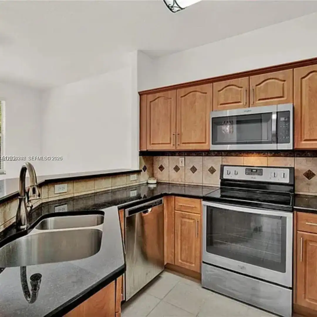 10902 NW 79th St # 10902, Doral FL 33178 photo 4