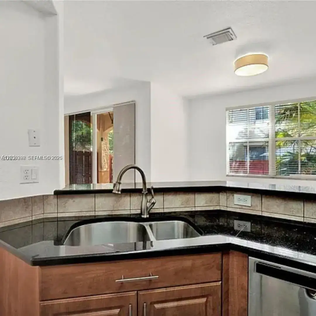 10902 NW 79th St # 10902, Doral FL 33178 photo 5